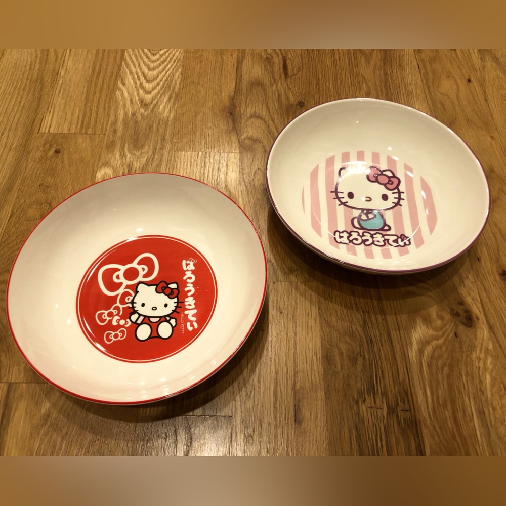 NWT Hello Kitty Bowl Set of 2